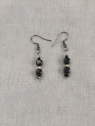 4  σκουλαρικια αιματιτες